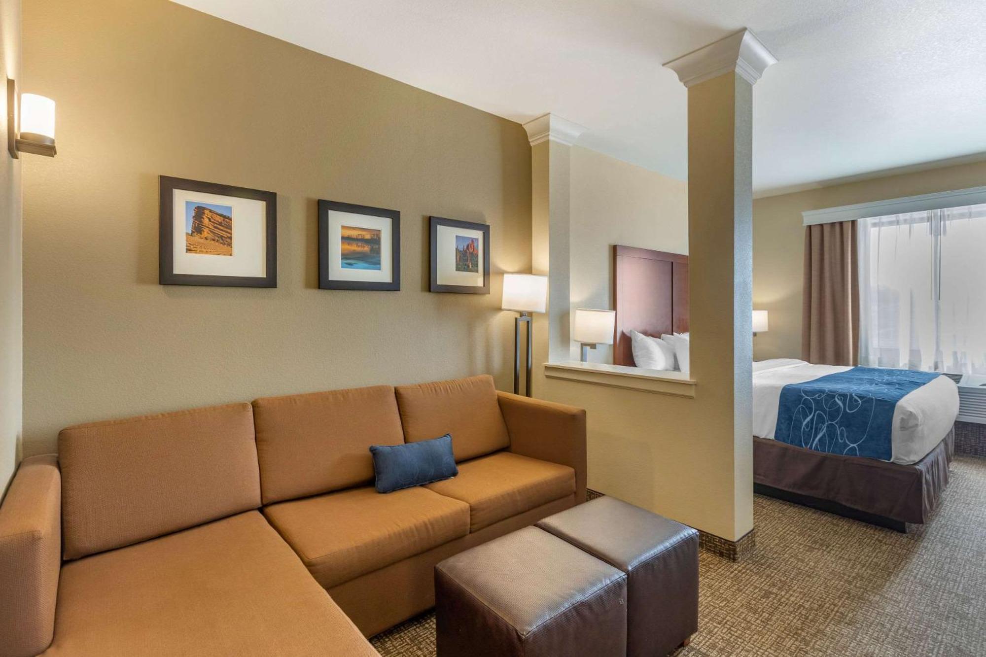 Comfort Suites Near Denver Downtown מראה חיצוני תמונה