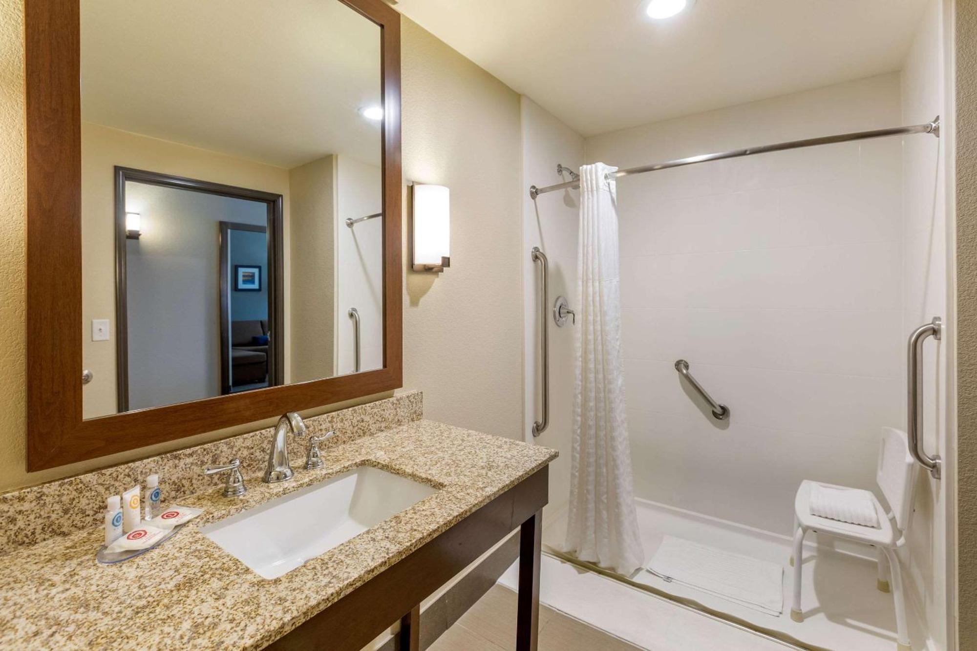 Comfort Suites Near Denver Downtown מראה חיצוני תמונה