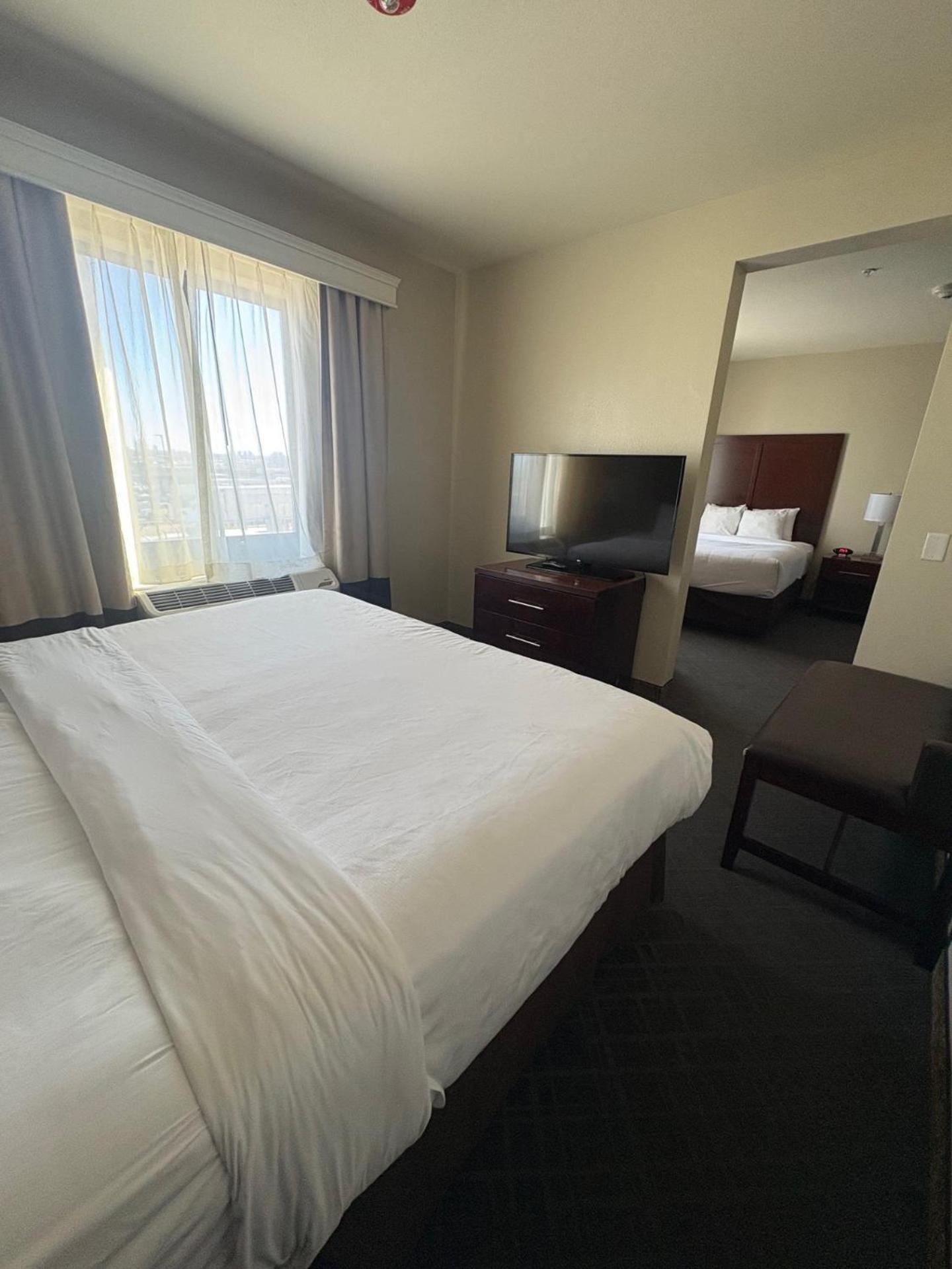 Comfort Suites Near Denver Downtown מראה חיצוני תמונה
